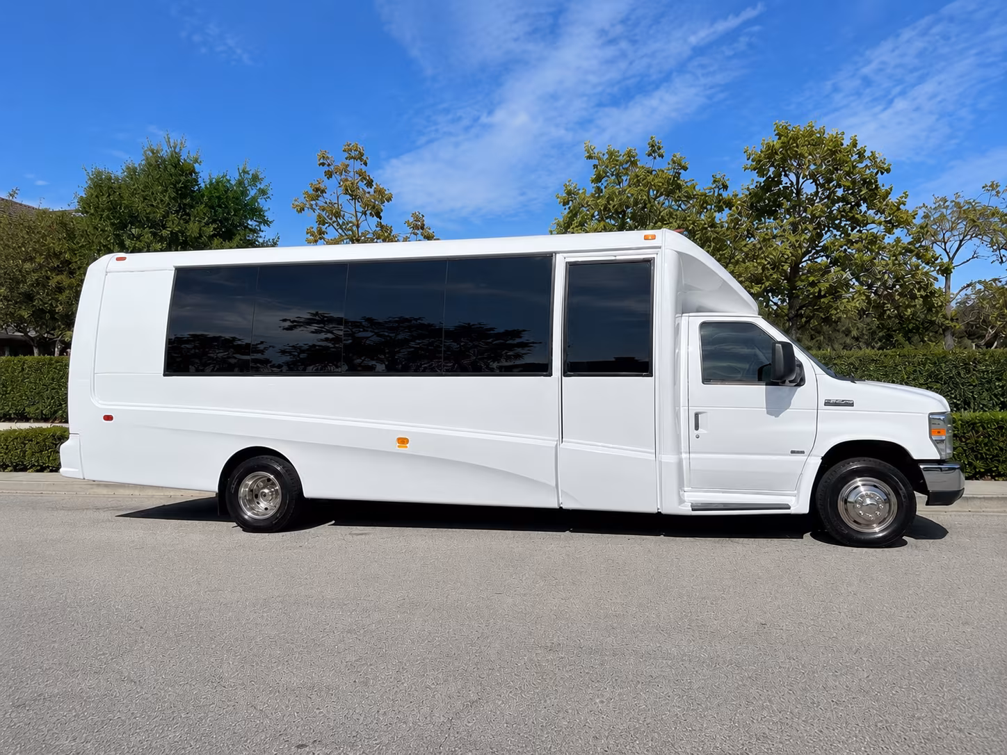 aventuracharterbuscompany com connects you to wedding transportation for every part of the day