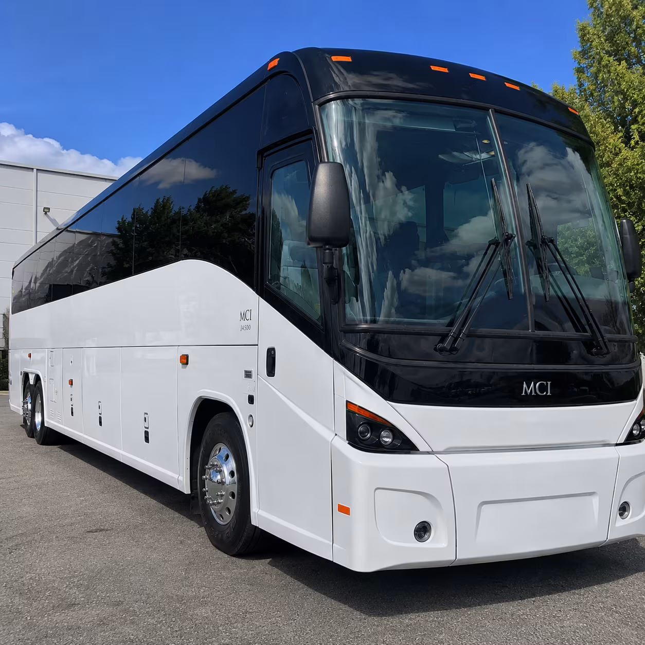 aventuracharterbuscompany com is ready to help you book prom transportation before the date fills