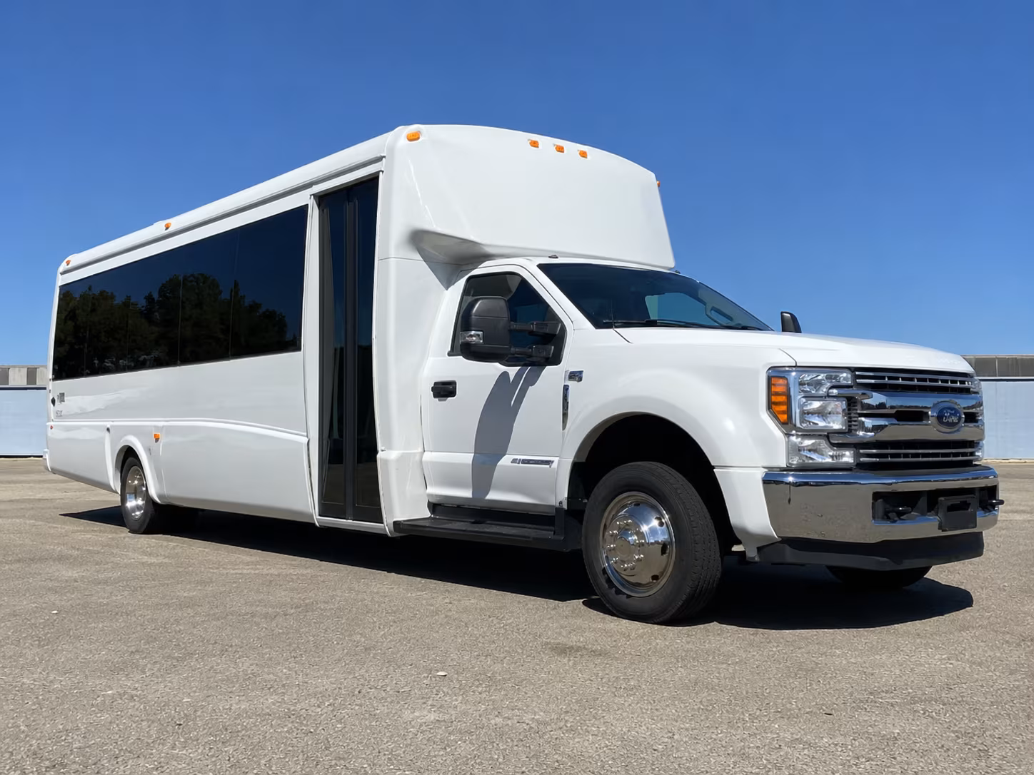 coral springs conference shuttles and corporate bus rentals in coral springs