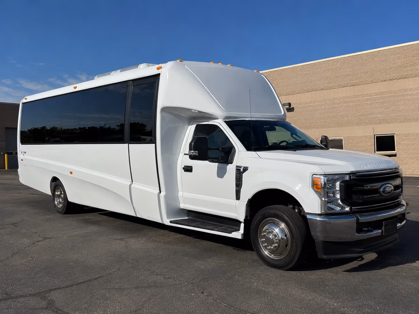 hollywood shuttle buses for hollywood employees