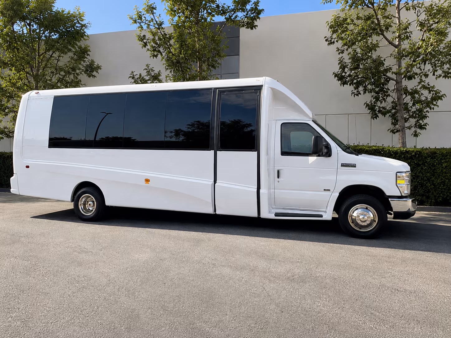 how the type of bus you choose changes the price in aventura florida