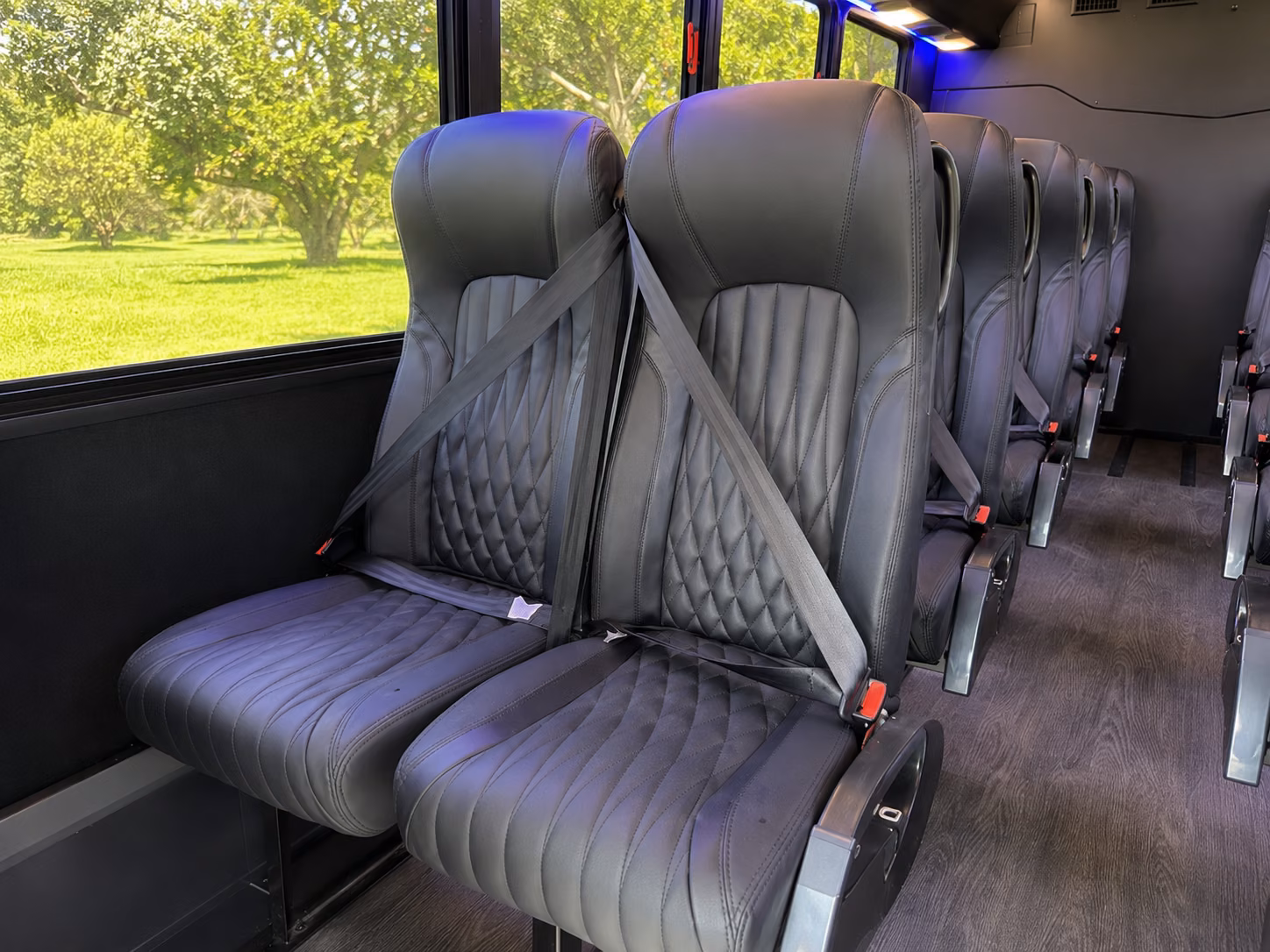 plantation airport shuttle bus rentals