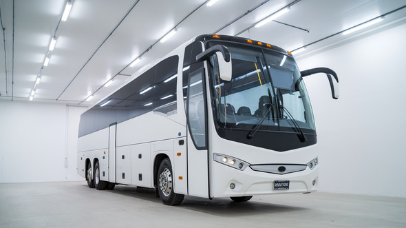 55 passenger charter bus aventura